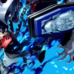 Makoto Yuki con la sua Evocazione in Persona 3 Reload per Nintendo Switch, circondato da fiamme blu e catene.