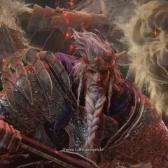 Godfrey, il Primo Lord ancestrale di Elden Ring, con la sua possente armatura e la chioma fluente, pronto alla battaglia.