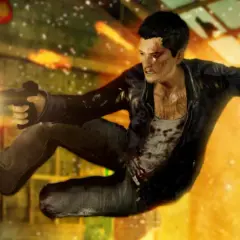 Un uomo salta in aria sparando con una pistola, circondato da fiamme e detriti. Un'intensa scena d'azione da Sleeping Dogs 2.