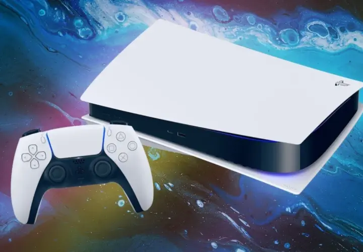 PlayStation 5 con controller DualSense, pronto per le tue prossime avventure. Scopri le recensioni giochi PS5 per scegliere il tuo prossimo titolo.