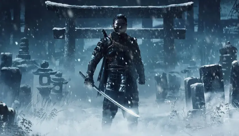 Samurai solitario sotto la neve, pronto a combattere. Un'immagine evocativa per la recensione di Ghost of Tsushima.
