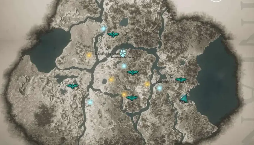 Mappa di Assassin's Creed Valhalla con icone di corvi e punti di interesse. Esplora il mondo di gioco per scoprire nuovi segreti.