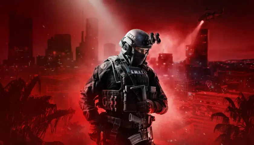 Agente SWAT in azione, pronto per la missione. Le recensioni di "Ready or Not" lo descrivono come un gioco intenso.