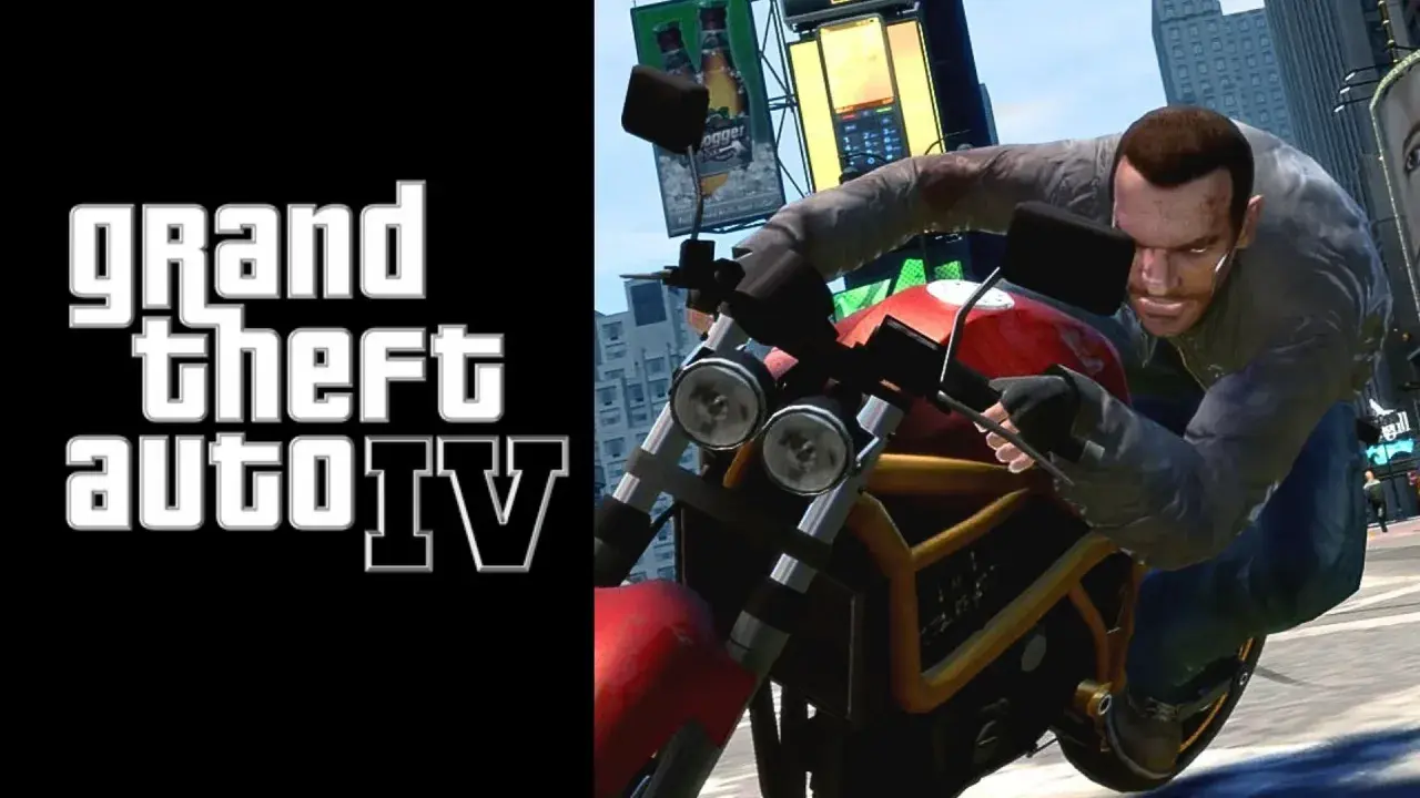 Niko Bellic sfreccia in moto a Liberty City, pronto a usare i trucchi di GTA 4 per seminare il caos.