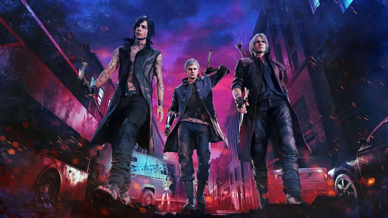 I tre protagonisti di Devil May Cry 5, Dante, Nero e V, avanzano in una città notturna con un cielo viola e fiamme che danzano.
