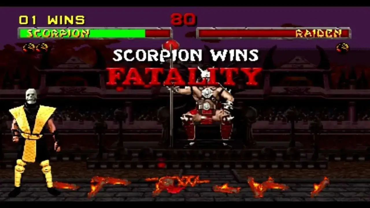 Scorpione vince con un fatality brutale. Raiden sconfitto, il suo corpo a pezzi sul terreno.